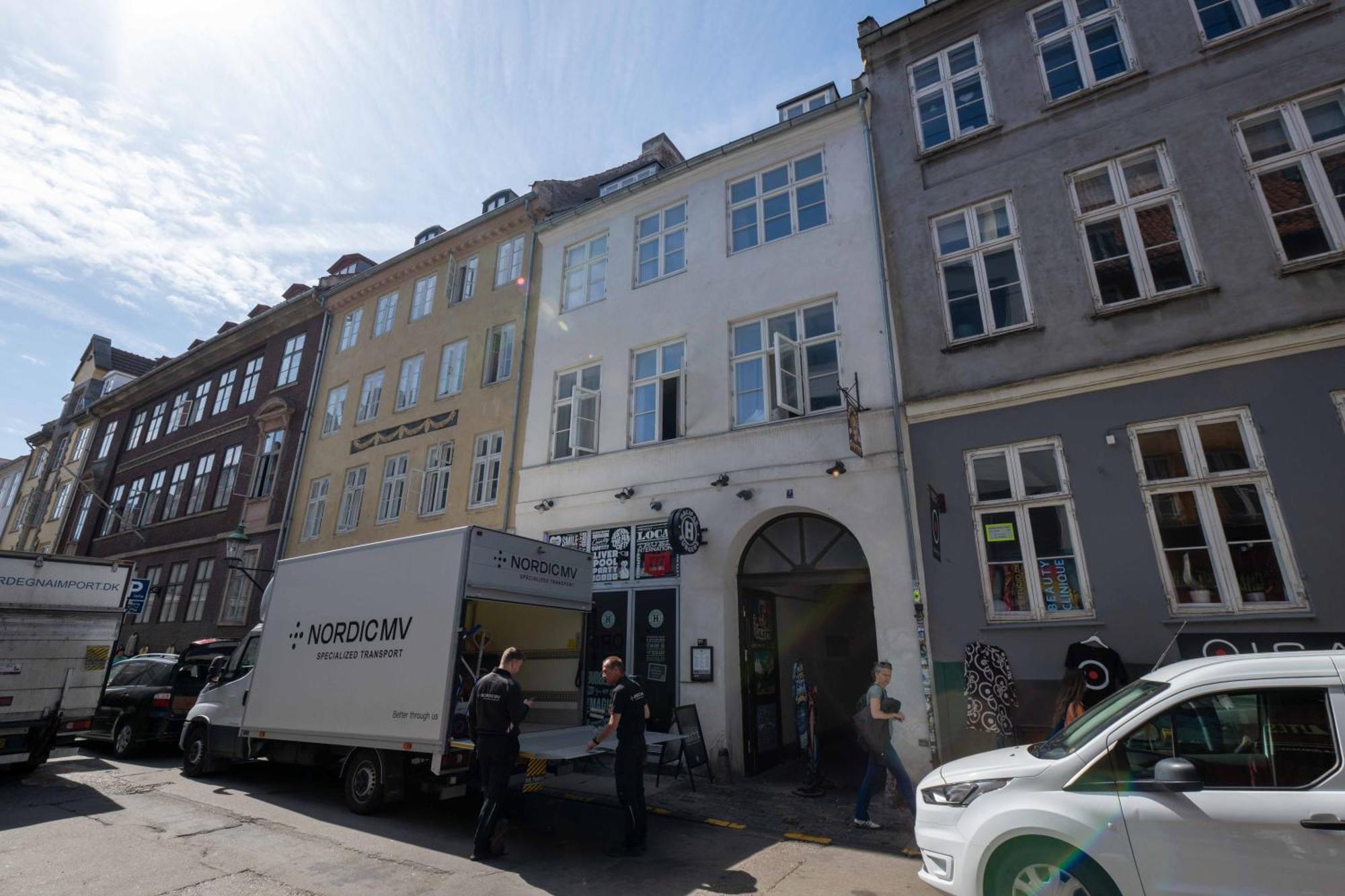 Big 4 Bedroom Apartment With Bathtub By Cph City Hall Square Copenhagen Exterior photo